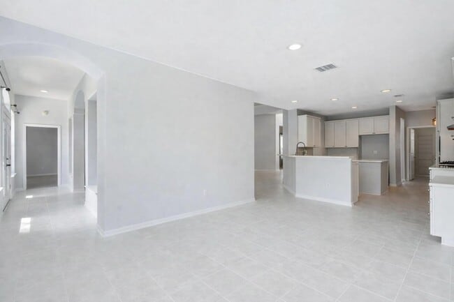 Building Photo - 30 Taupewood Pl