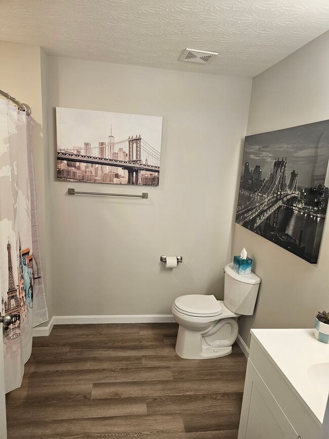 Building Photo - 814 Pierson Rd