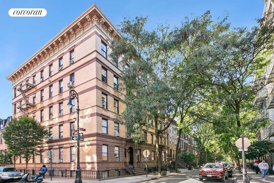 Building Photo - 58 Perry St