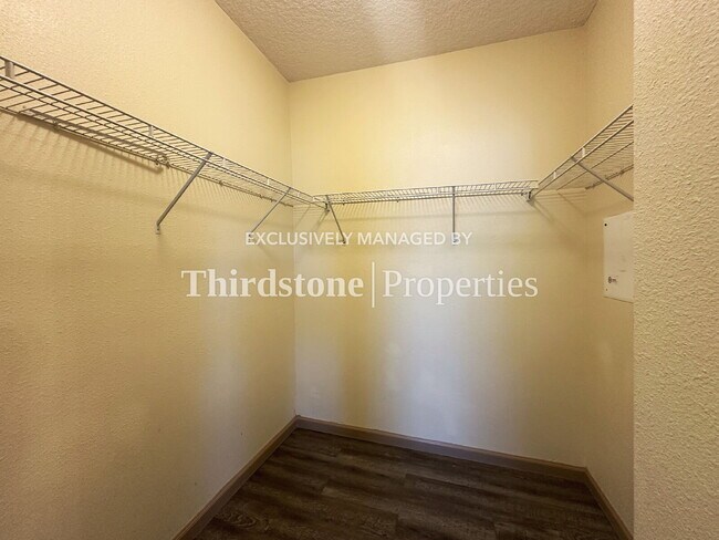 Building Photo - 1660 Biscayne Bay Cir