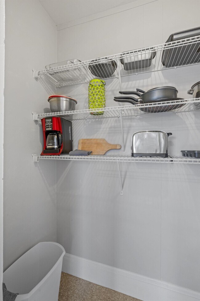 Building Photo - 792 Grove St