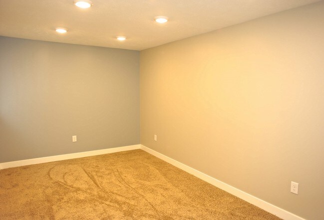 Building Photo - 1213 Lake Michigan Dr NW