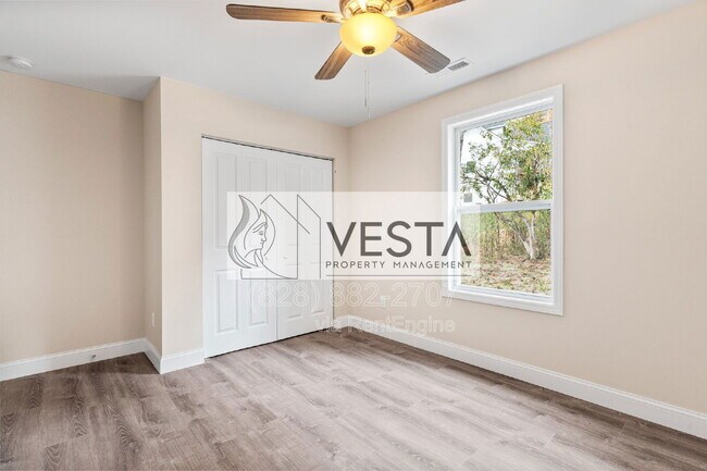 Building Photo - 2506 Turnpike Rd