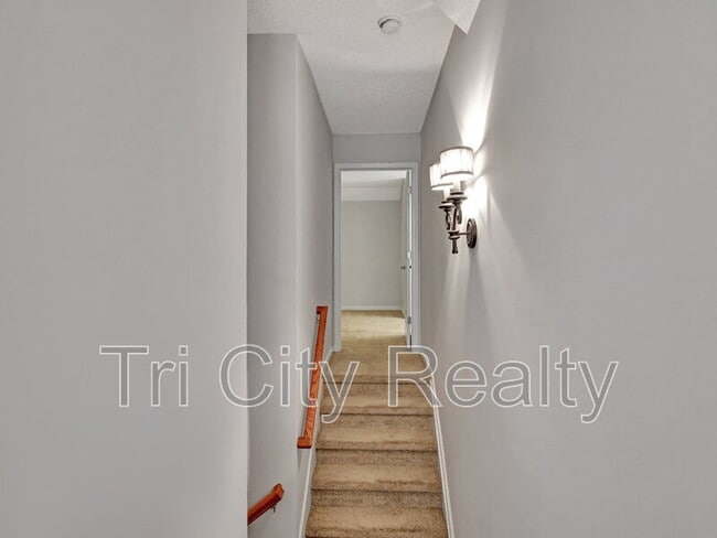 Building Photo - 69 Meadows Creek Ln