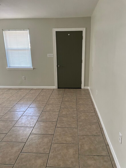 Building Photo - 6254 Kuebel Dr