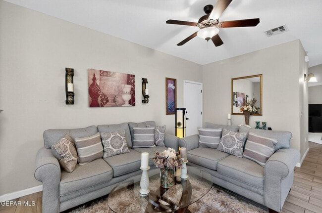 Building Photo - 14269 Escalera Dr