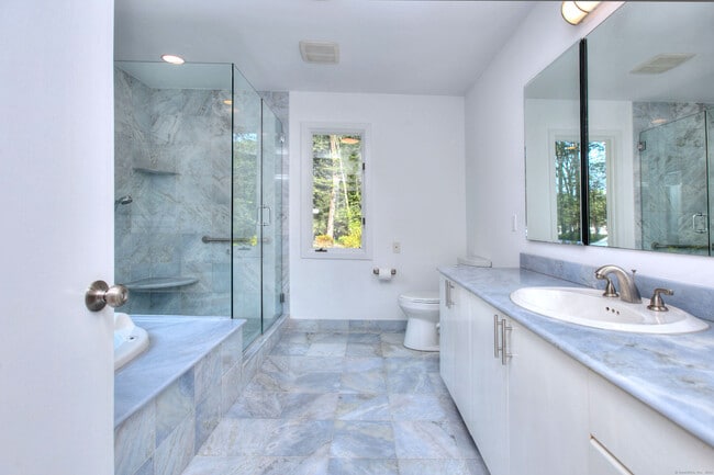 Building Photo - 208 Bayberry Ln