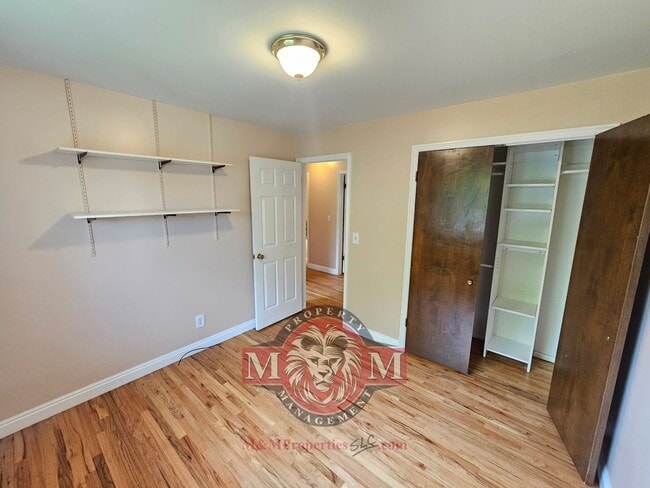 Building Photo - 5 Bd 3 Bath Home Cottonwood Heights