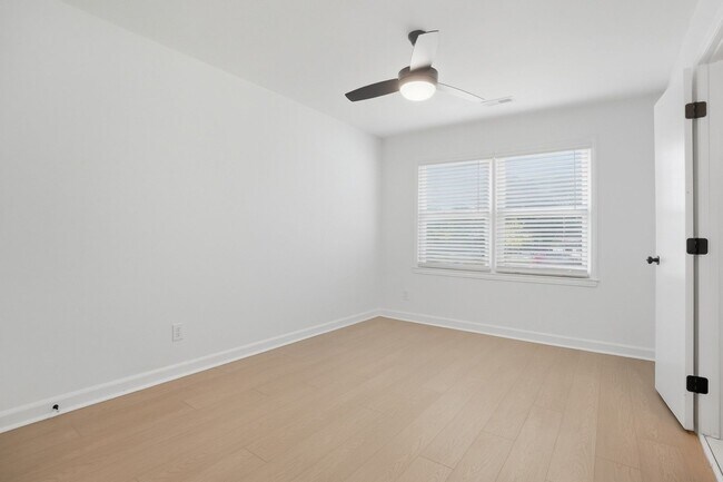 Building Photo - (Coming Soon) Beautifully Renovated 3-Bedroom with Fenced in Yard