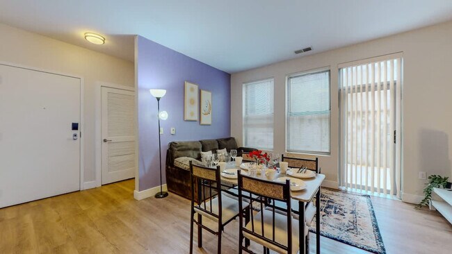 Building Photo - 545 Bedford St