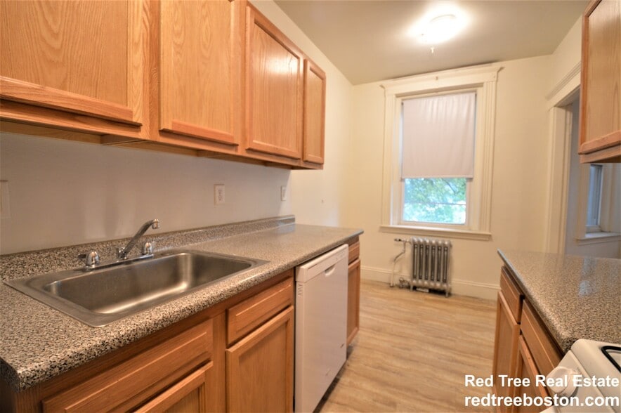 Building Photo - 235 Park Dr