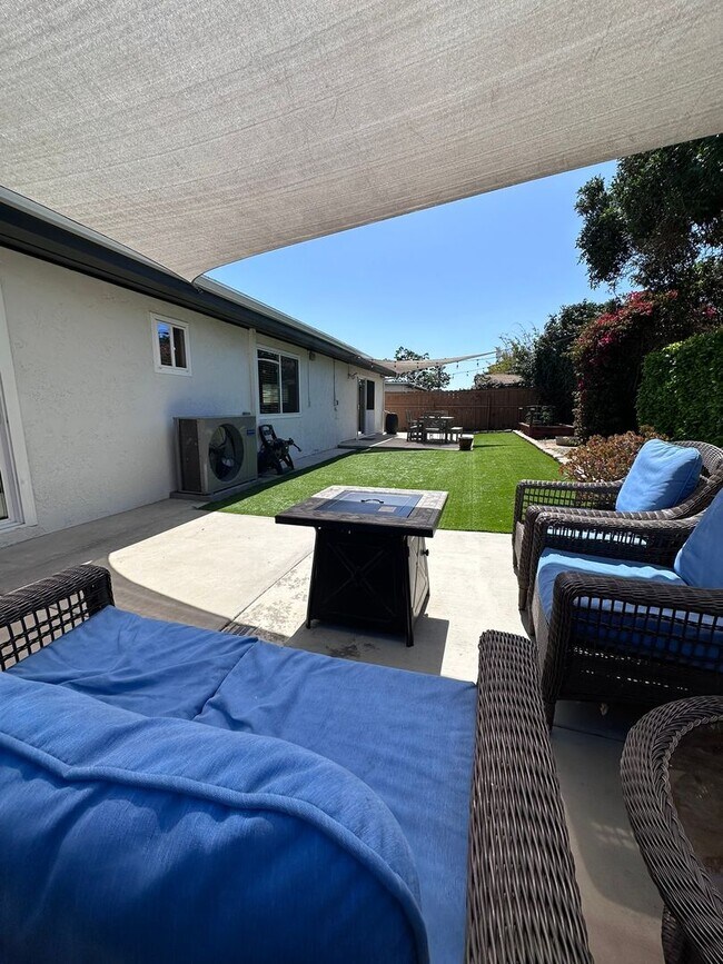 Building Photo - Open Floor Plan in this Stunning 3 bedroom 2 bath home in Imperial Beach!