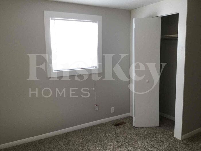 Building Photo - 135 Harris Cir