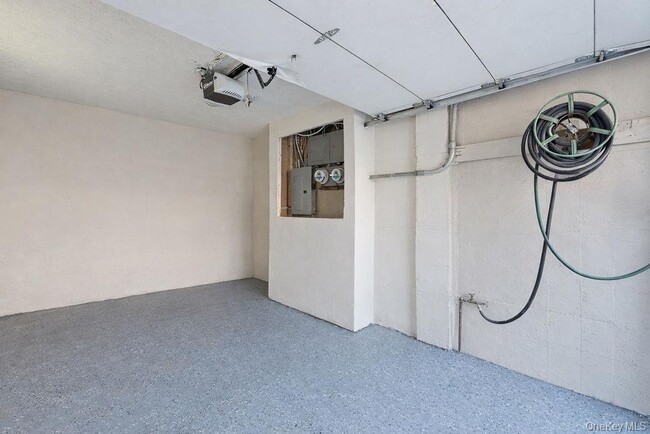 Building Photo - 238 E 88th St