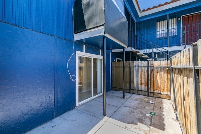 Building Photo - Cozy 2BR/2BA in Spring Valley Near the Strip