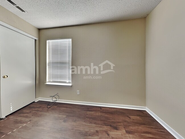 Building Photo - 5965 Porchester Pl