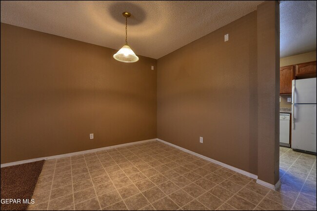 Building Photo - 3404 Blue Earth Ln