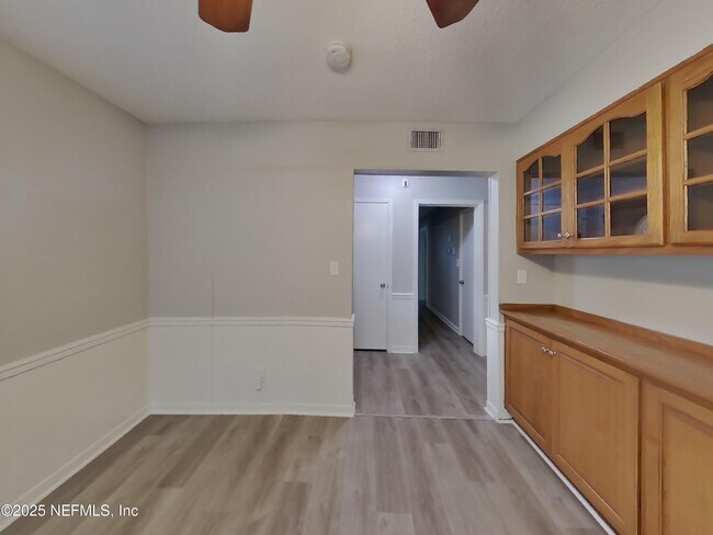 Building Photo - 8588 Lamanto Ave N