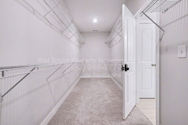 Building Photo - 7907 Moon Hl Pl