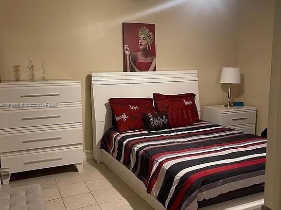 Primary Photo - 6031 Shaker Wood Cir