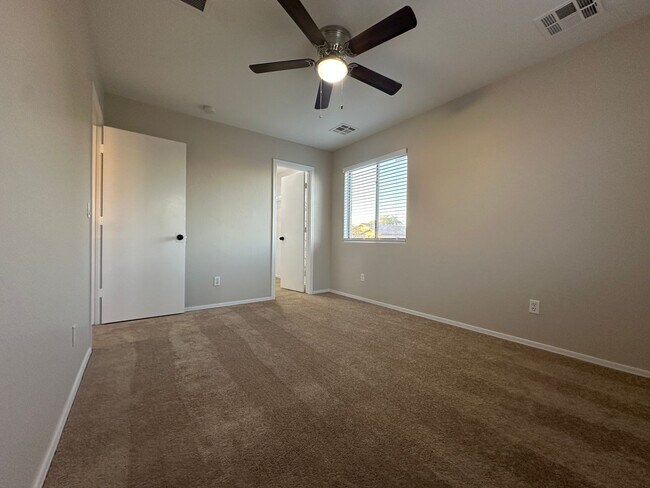 Building Photo - San Tan Valley, 4 bed, 2.5 bath, huge loft, 2300 sqft, 3 car garage