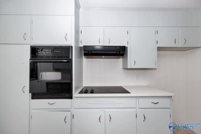 Building Photo - 2105 Shannonhouse Rd SW