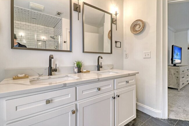 Building Photo - 2808 Seabrook Island Rd