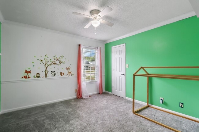 Building Photo - 354 Broadmore Dr
