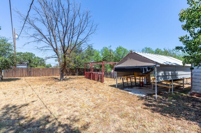 Building Photo - 2018 Summers St