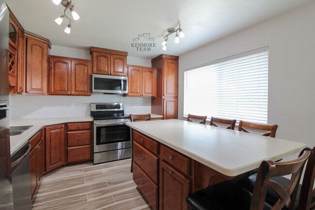 Building Photo - 3 Bedrooms, 1.5 Baths in Kennewick