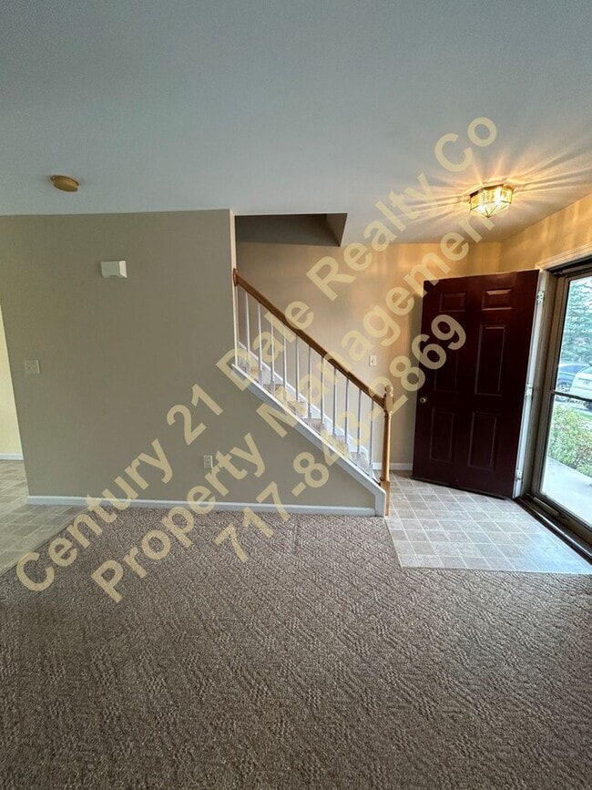 Building Photo - Lovely 3 Bedroom 1.5 Bath home in the Orchard Glen Condominium Association