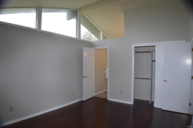 Building Photo - 805 Candlewood Way