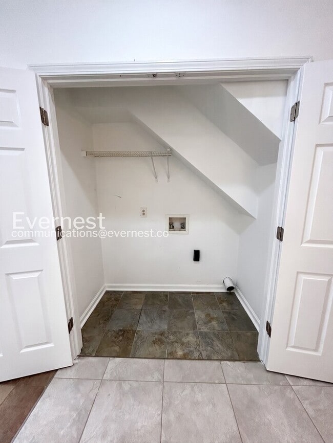 Building Photo - 3312 Northbrook Dr