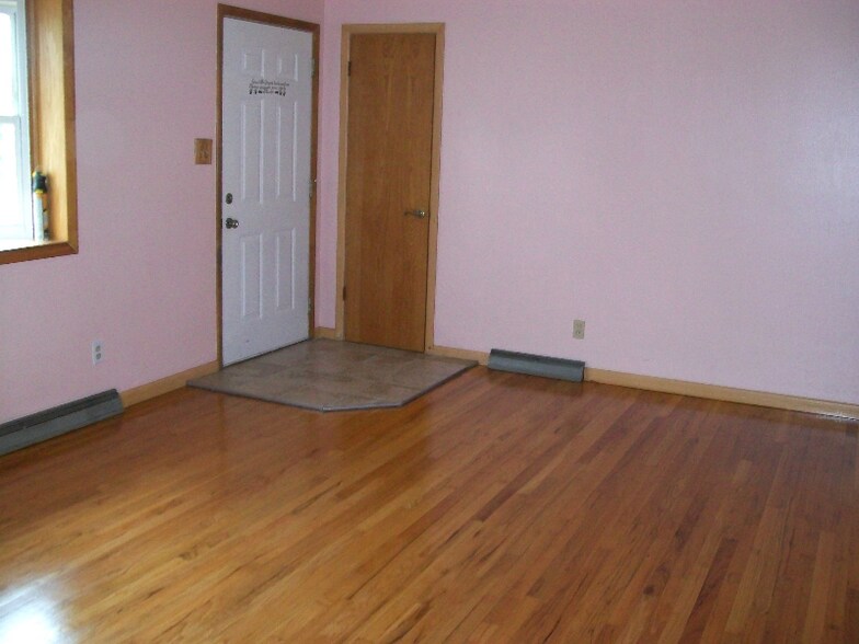 Primary Photo - 2615 21st Ave