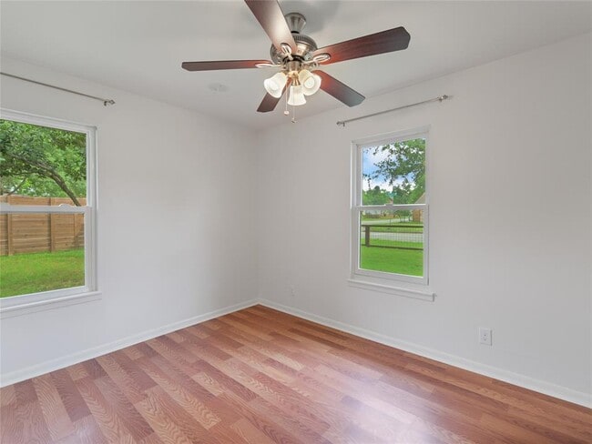 Building Photo - 616 Long Bow Ln