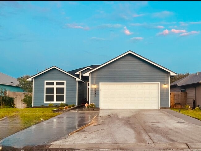 Primary Photo - 1986 Admiral Ln