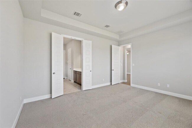 Building Photo - 104 Chinaberry Bnd