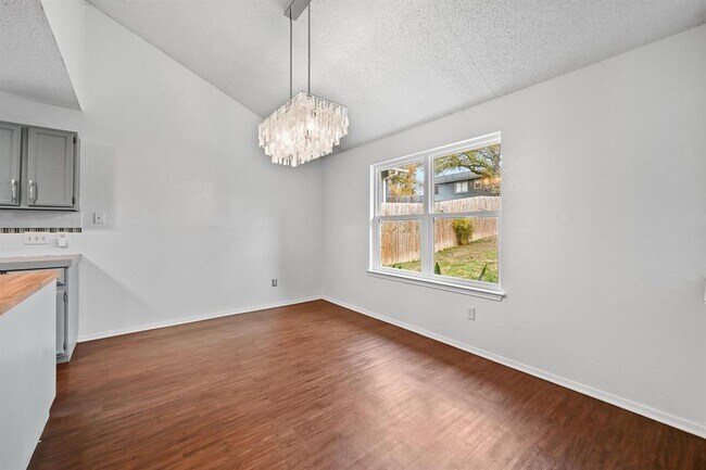 Building Photo - 7811 Finch Trail