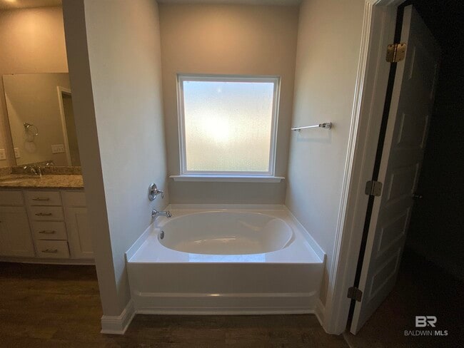 Building Photo - 9102 Diamante Blvd