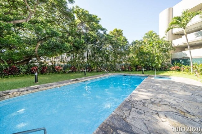 Building Photo - $2,250 / 1br - 611ft2 - Well maintained 1BR/1BA/1PKG condo unit in Hale Kaheka (Ala Moana) (Honol...