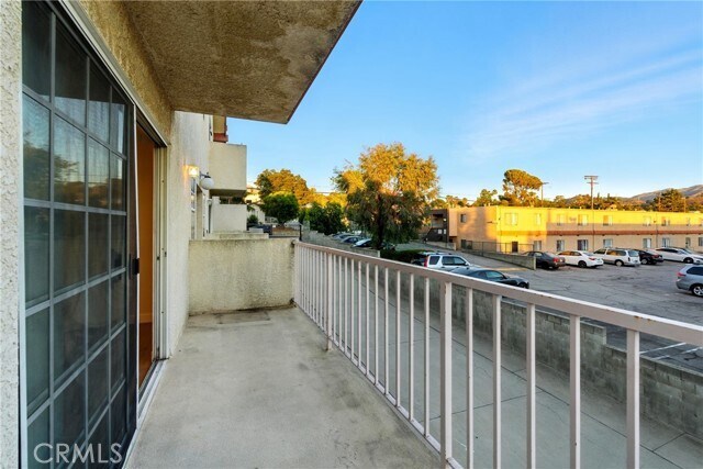 Building Photo - 10433 Plainview Ave