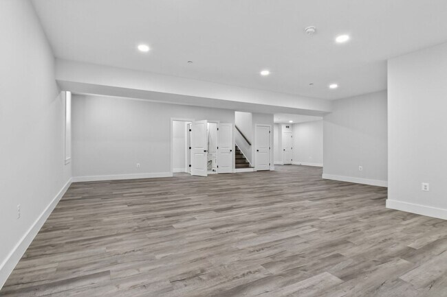 Building Photo - Spacious New Build in Quiet Silver Spring - Available Now