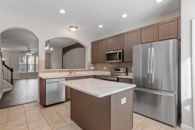 Building Photo - 6632 Clarksburg Pl