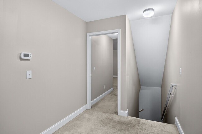 Building Photo - Gated waterfront community on Savannah Southside