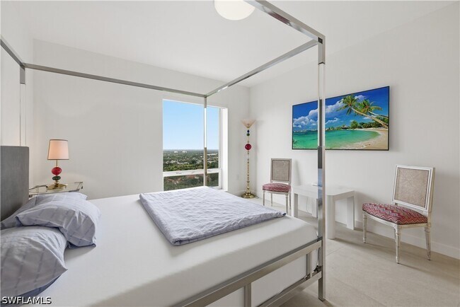 Building Photo - 8665 Bay Colony Dr