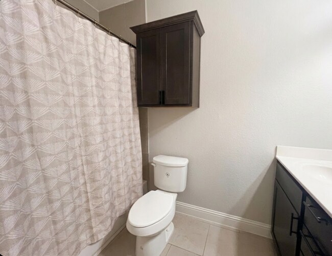 Building Photo - AVAILABLE NOW; APPLY AT OUR WEBSITE TODAY!!