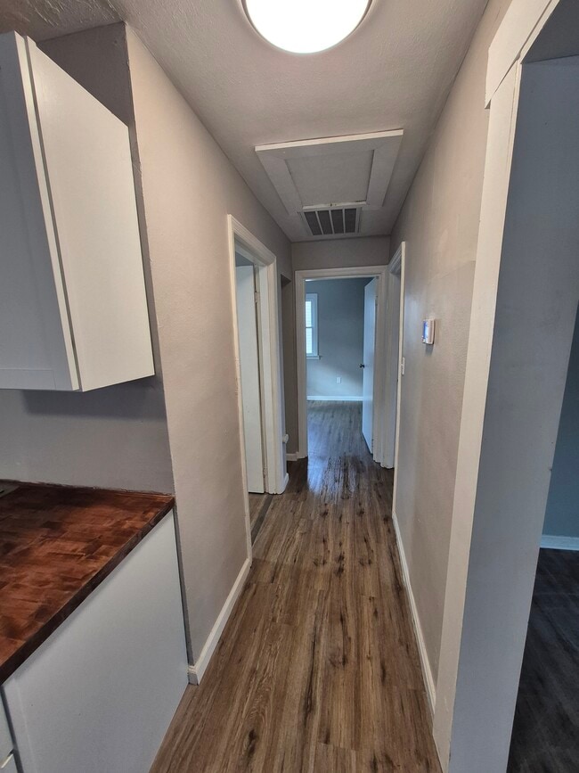 Building Photo - 658 Virginia Ave