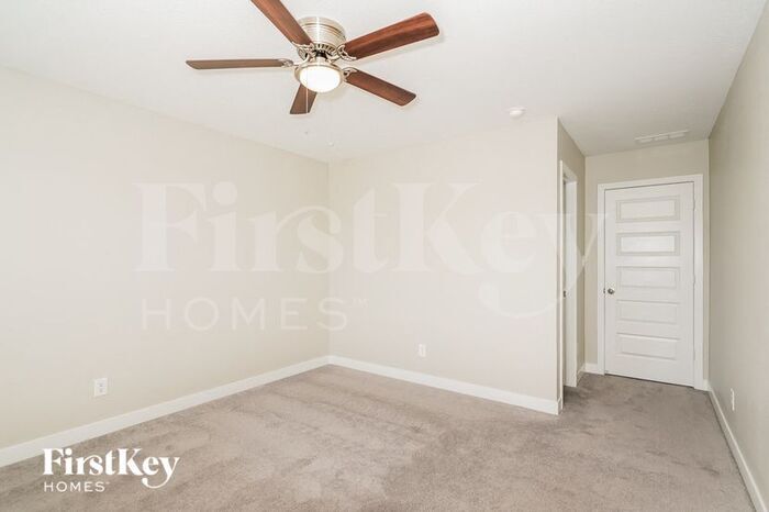 Building Photo - 16387 Sedalia Dr
