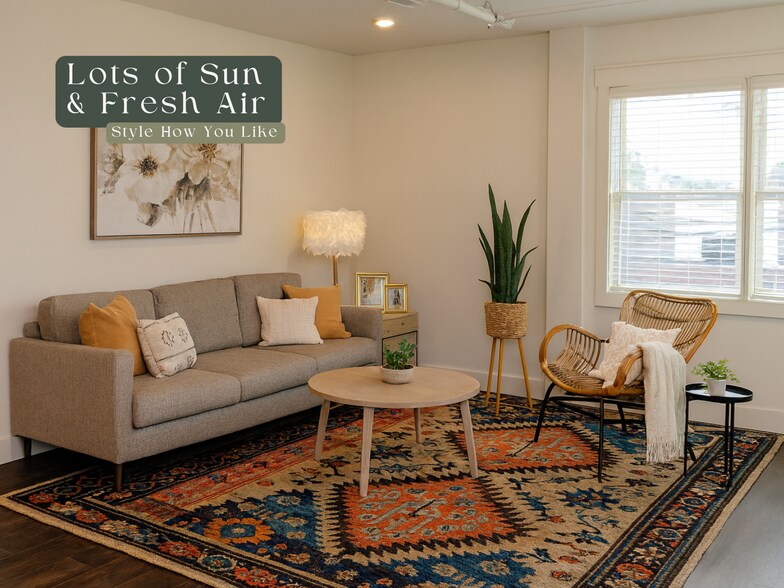 Building Photo - 906 S Main St