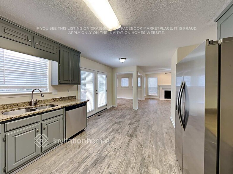 Building Photo - 3295 Franklin Forest Dr